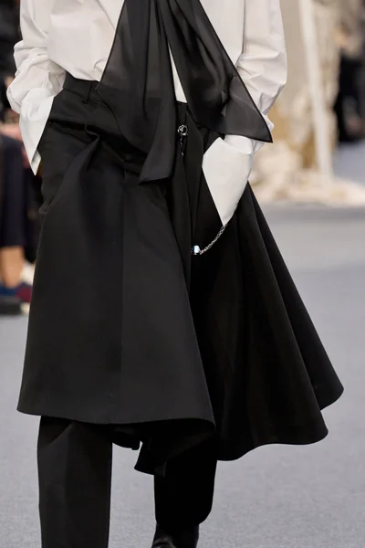 Look 12